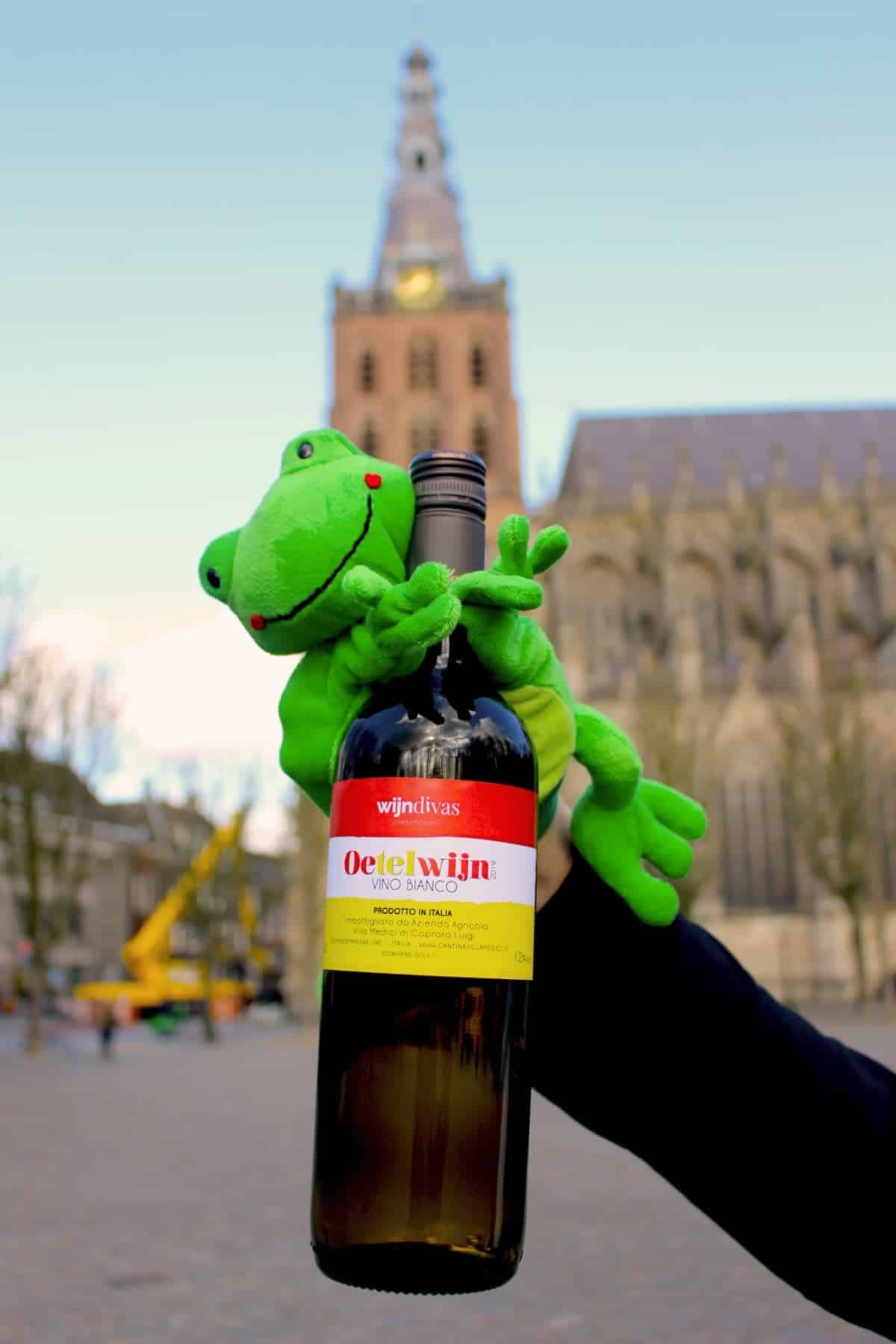 Oetelwijn onthulling